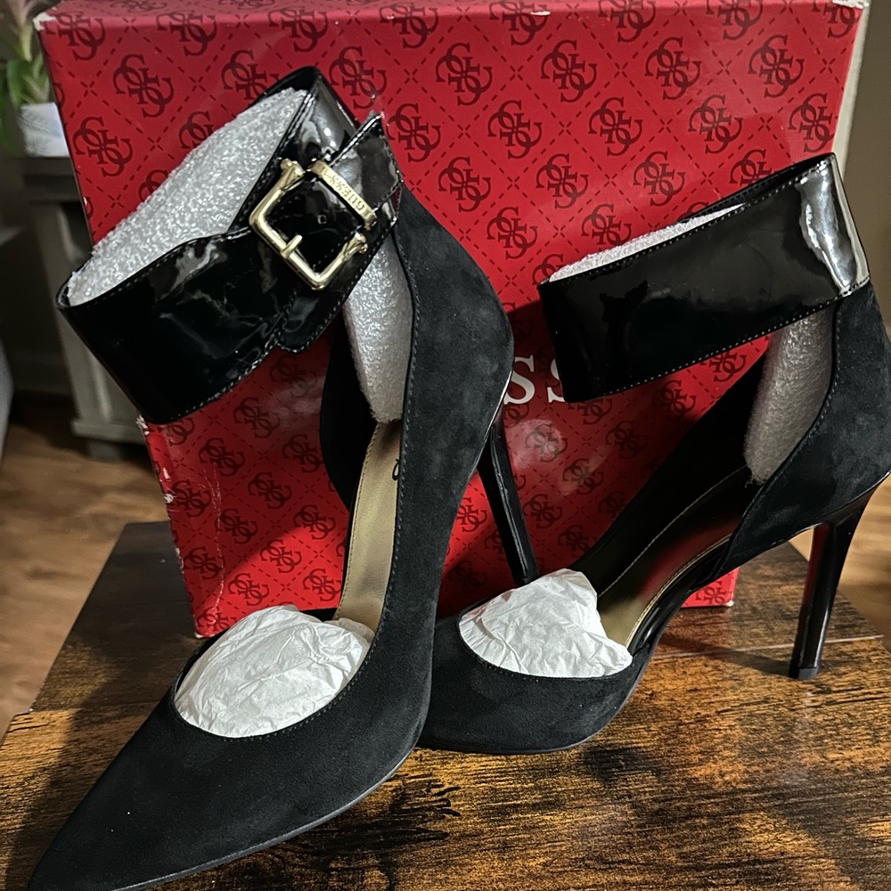 New Guess black suede ankle strap pointed-toe pumps W 8 1/2